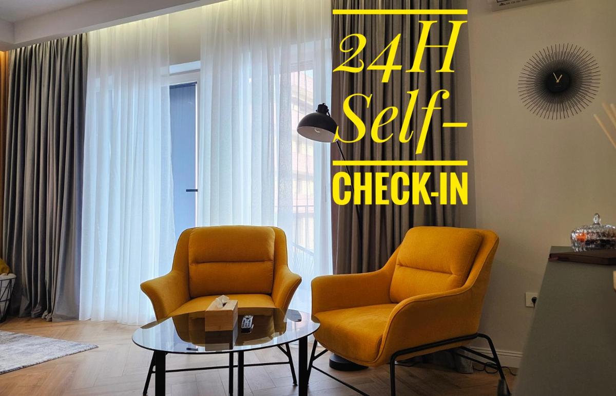 Akis CityChic Apartment