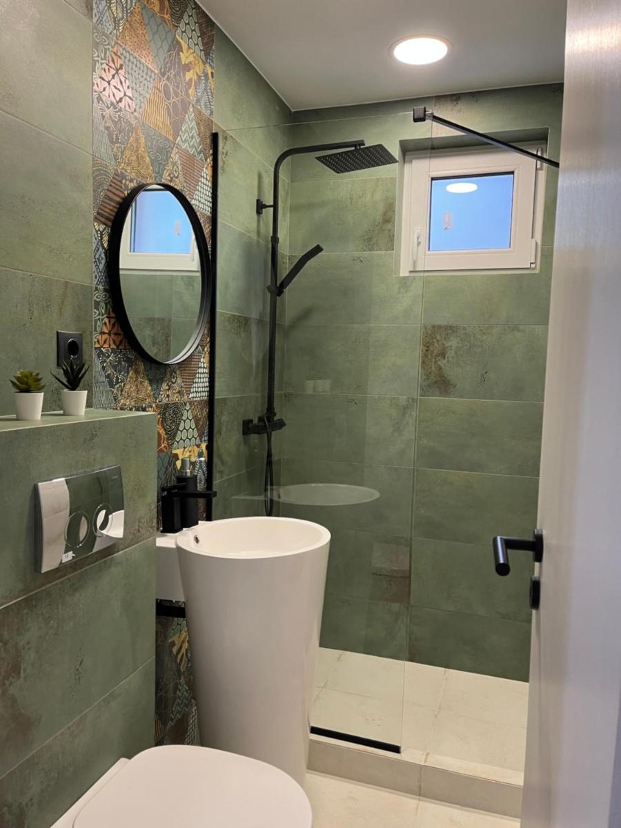 Alexander Cozy Apartment FREE PRIVATE PARKING