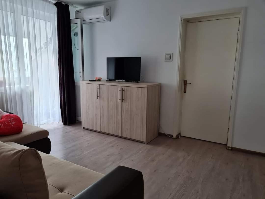 Ana's apartment