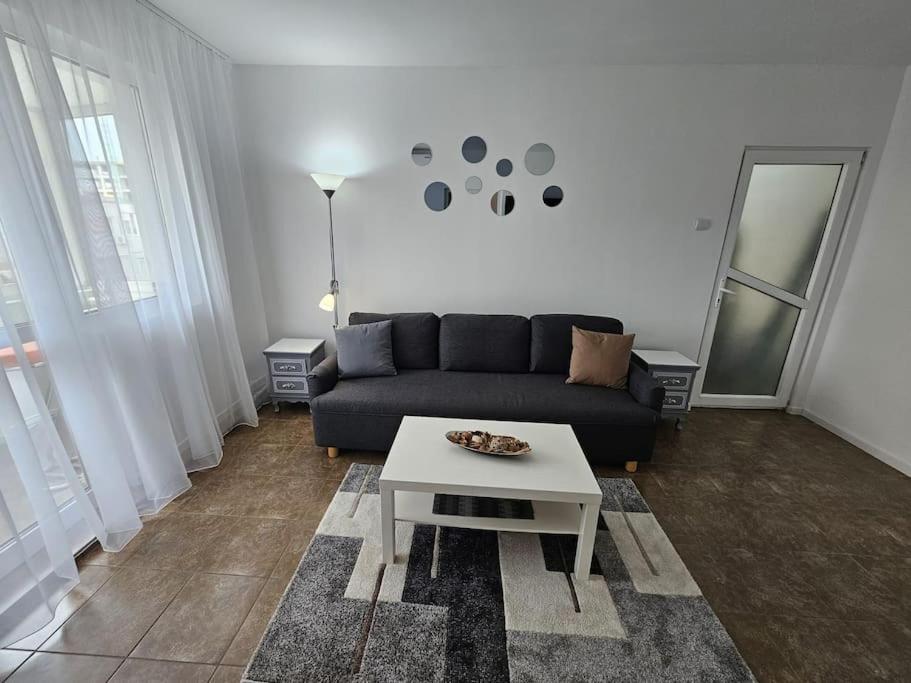 Apartament 2 camere Etaj 4 Hortensiei, Constanța