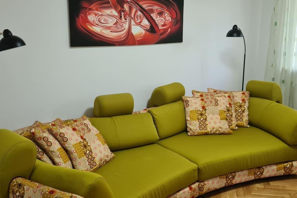 Apartament 3 camere, doua bai integral pentru familie sau grup
