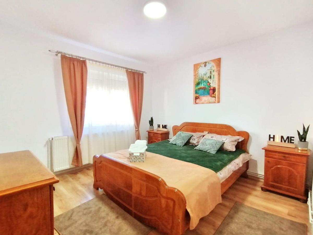 Apartament Cetate