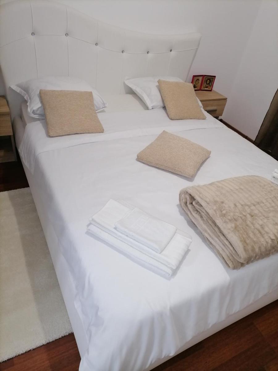Apartament Rozelor