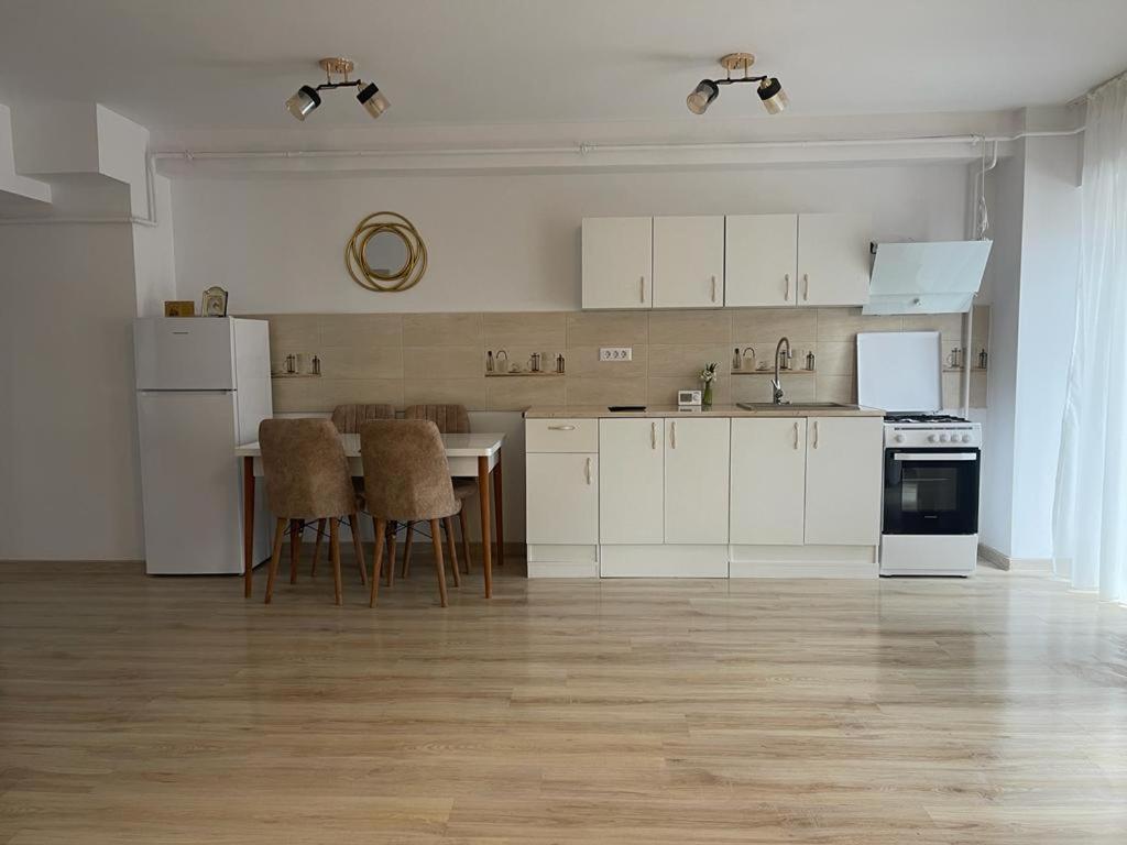 Apartament YRA Rm.Valcea