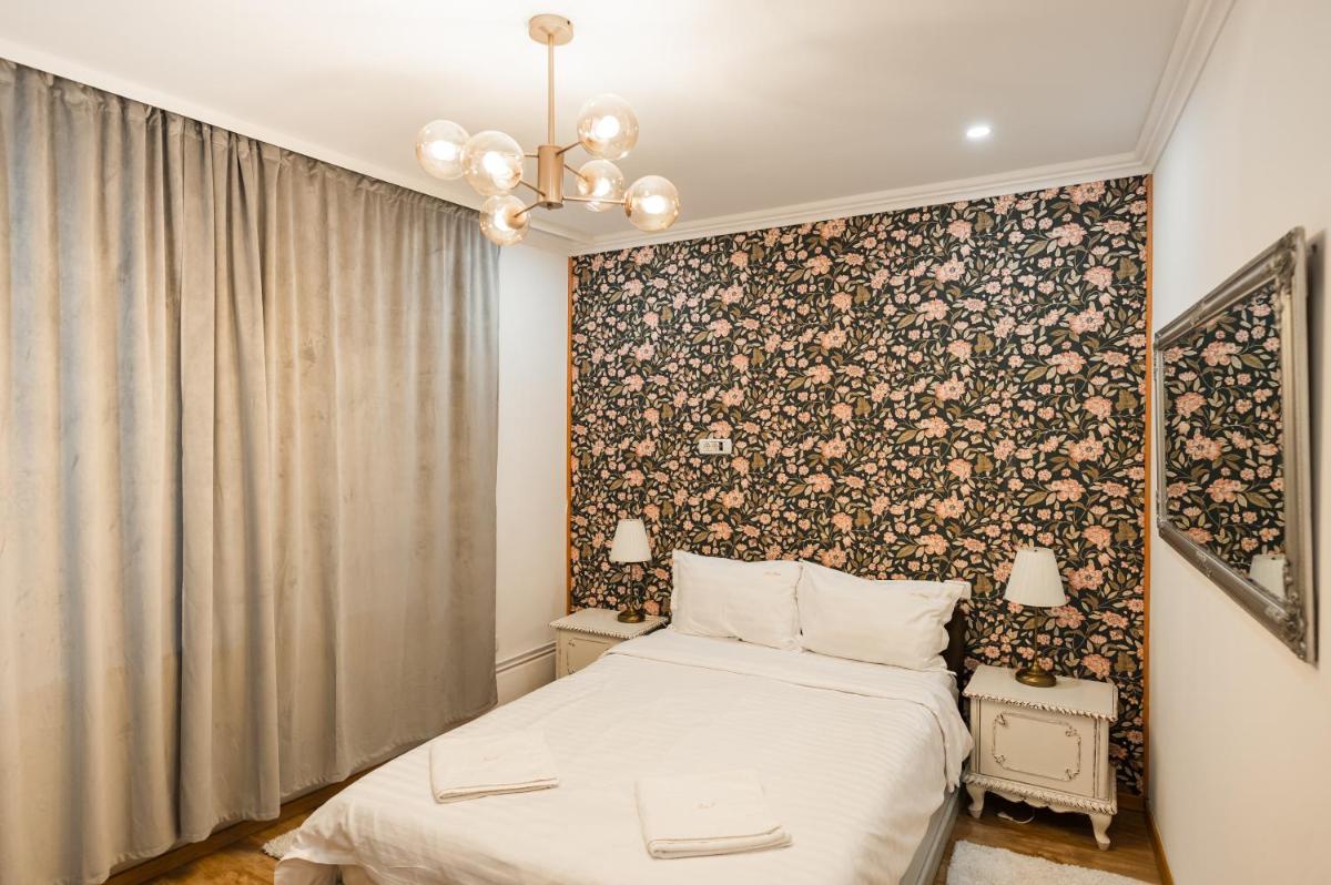 Apollonia eState OLD TOWN BIG AND LUXURIOUS