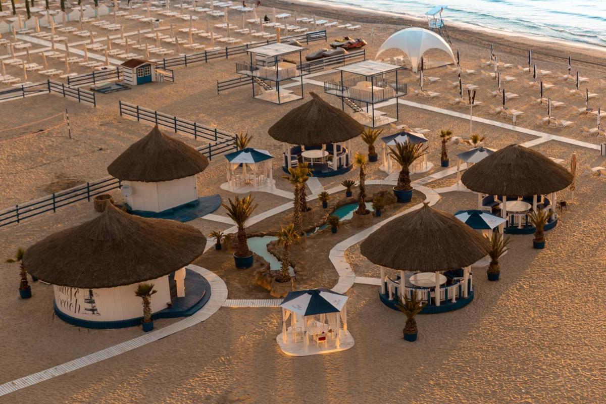Aqua Blue Apartment Mamaia