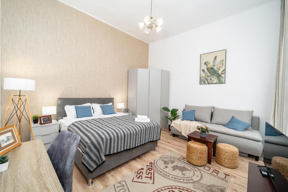 Arad Central City Hall Lime Home Studio