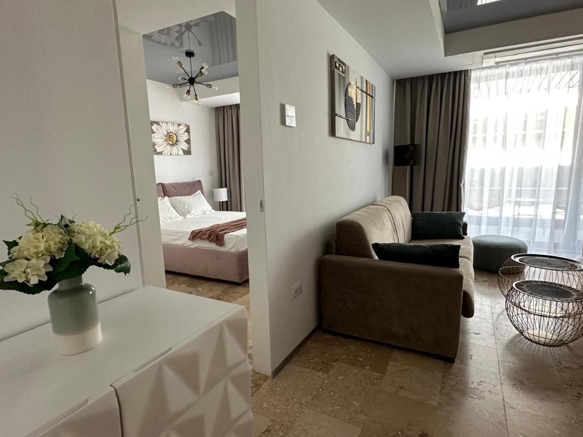Astria Marbella - Complex Novum
