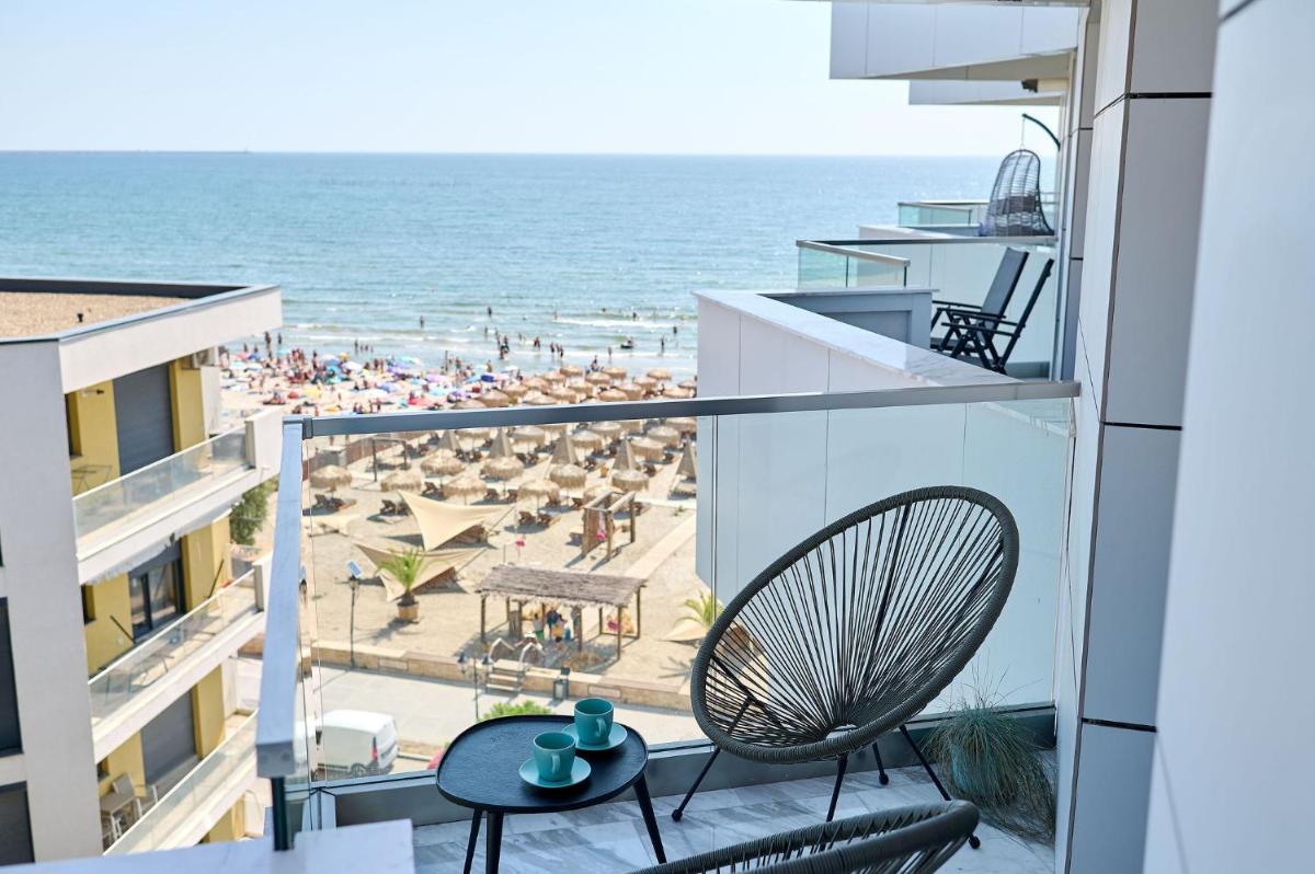 Beach Side Heaven Apartment in Infinity Beach Resort - parking
