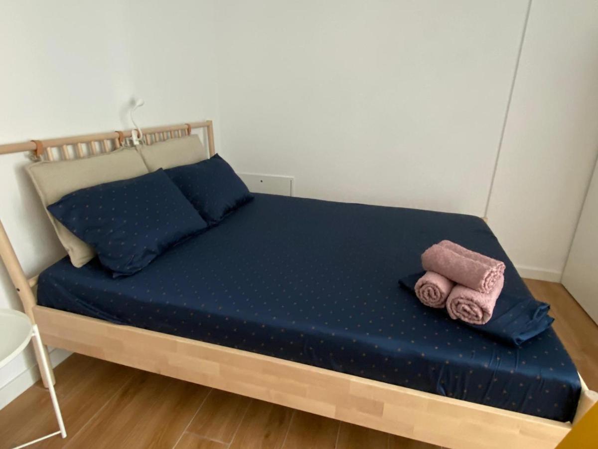Beachfront studio with private parking