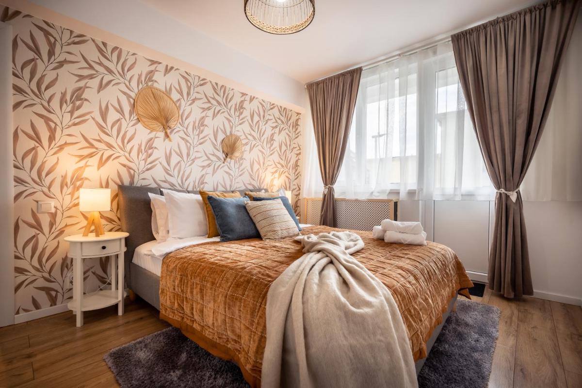 Boho Chic Escape - Hypercenter