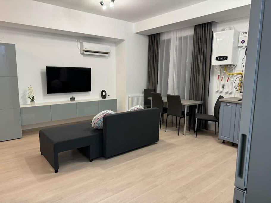 BRAND NEW - 3 Room Apartament Mara - Campus