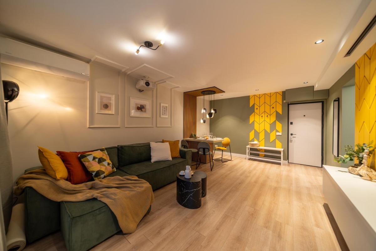 BumbleBee Apartment