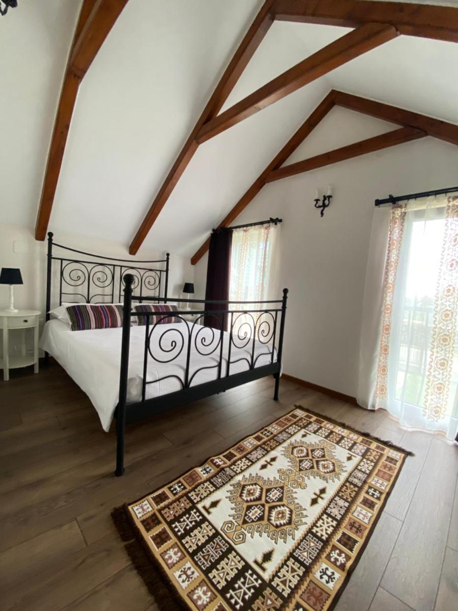 Casa Moldovan ( Coltisorul meu de rai)