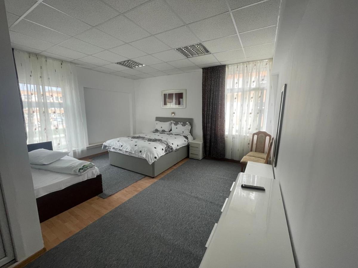 Complex garsoniere. Studio Rentals