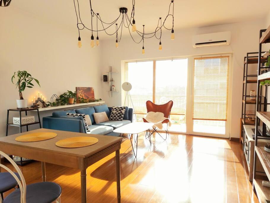 Cosy Boutique 61 sqm Apartment - Private Parking - Ten Blocks Residence