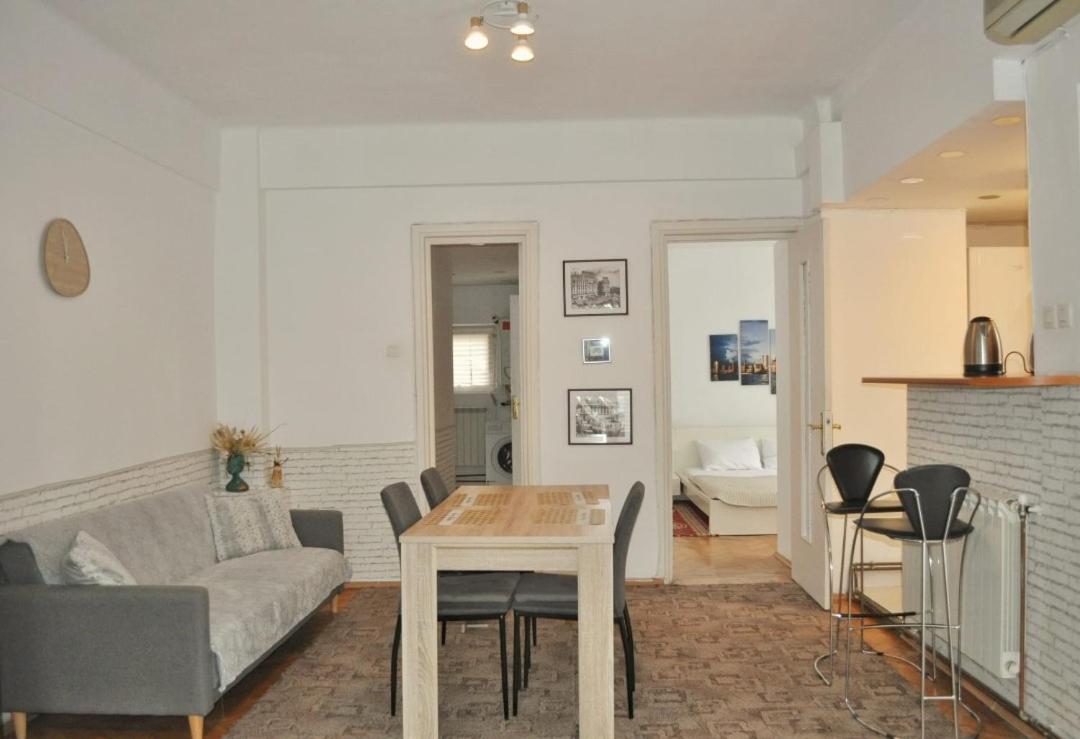 Downtown Apartment Piața Romana
