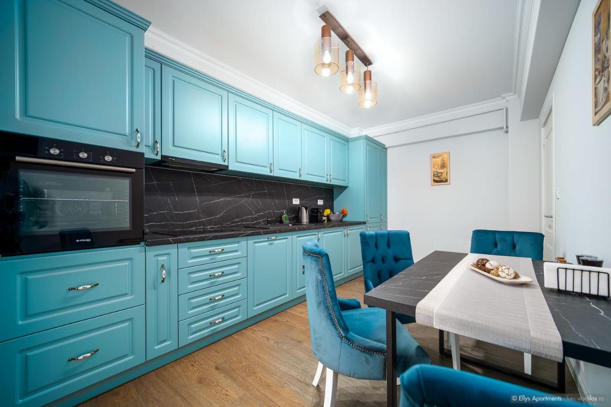 Ellys Apartments