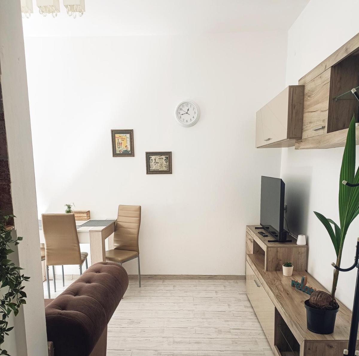 Friendly little studio