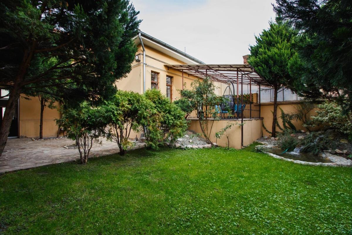 Garden Apartment Ultracentral