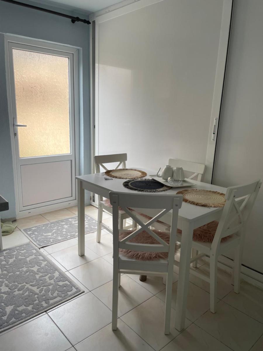 Garsoniera la casa