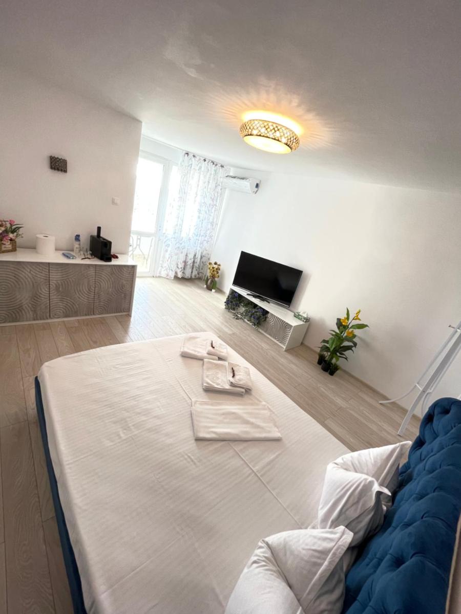 Garsoniera2-STUDIO Oxygen-40mp NOU ! DIRECT in plaminul verde al Parcului National ! Parcare privata doar cu rezervare in limita locurilor disponibile ! Proprietate in regim hoteliep- NU ARE BUCATARIE !