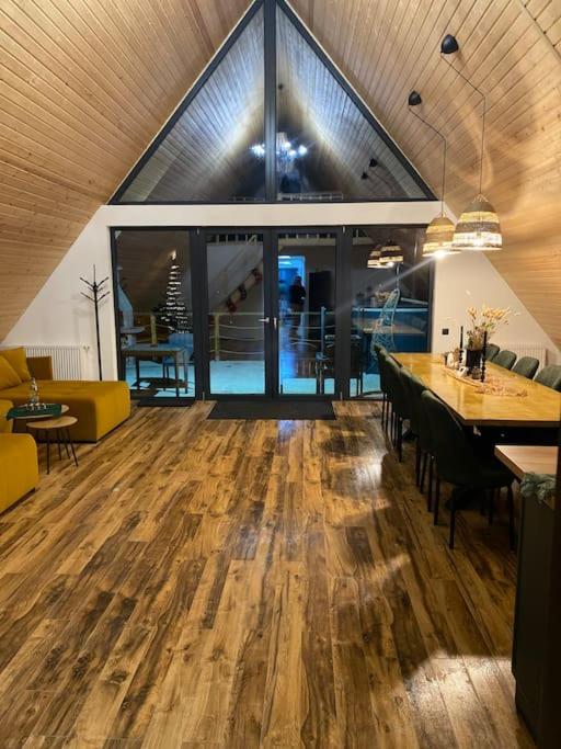 Gloria’s Cabin - A frame cabin