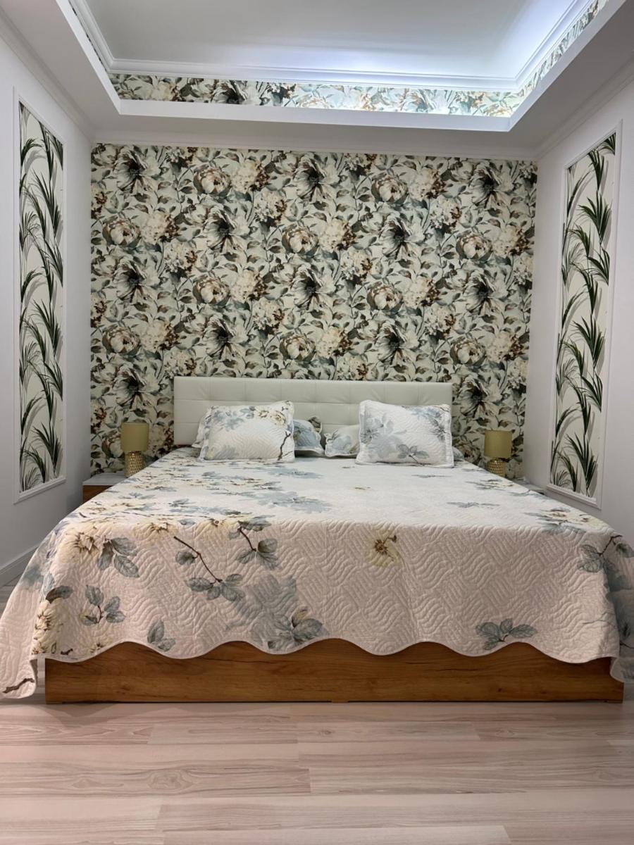 Golden Garden Luxury Apartment in Bucharest