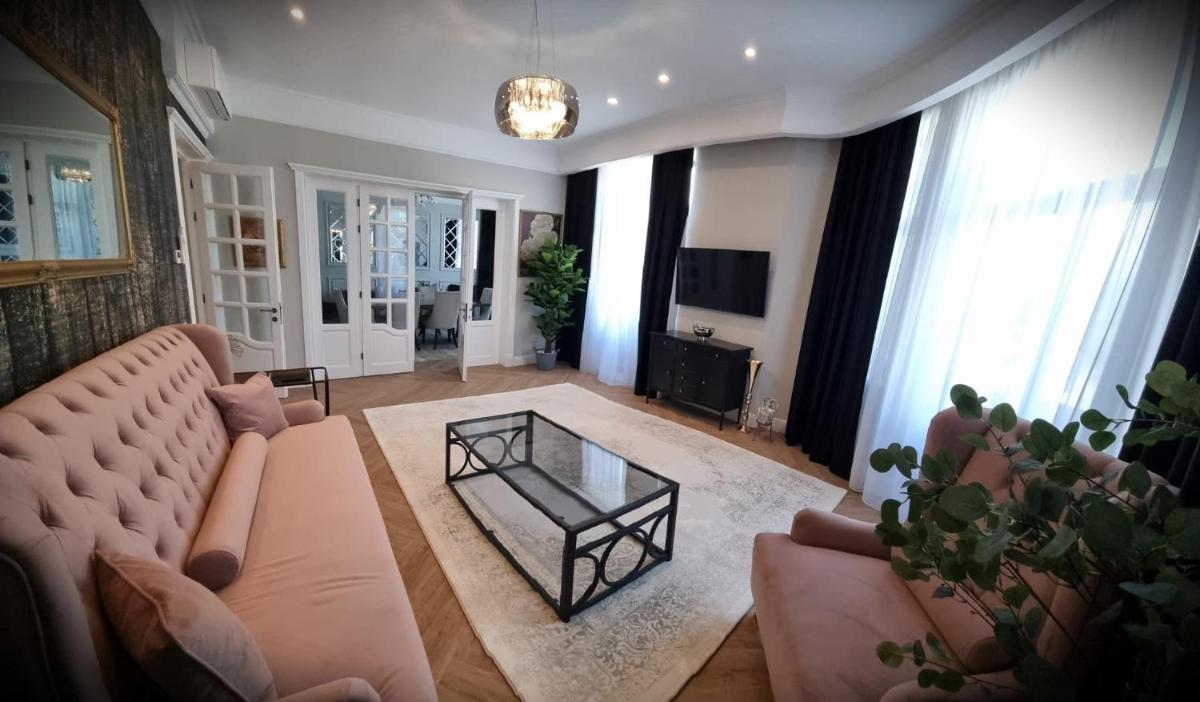 Historic Apartment, very close to the beach and main activities