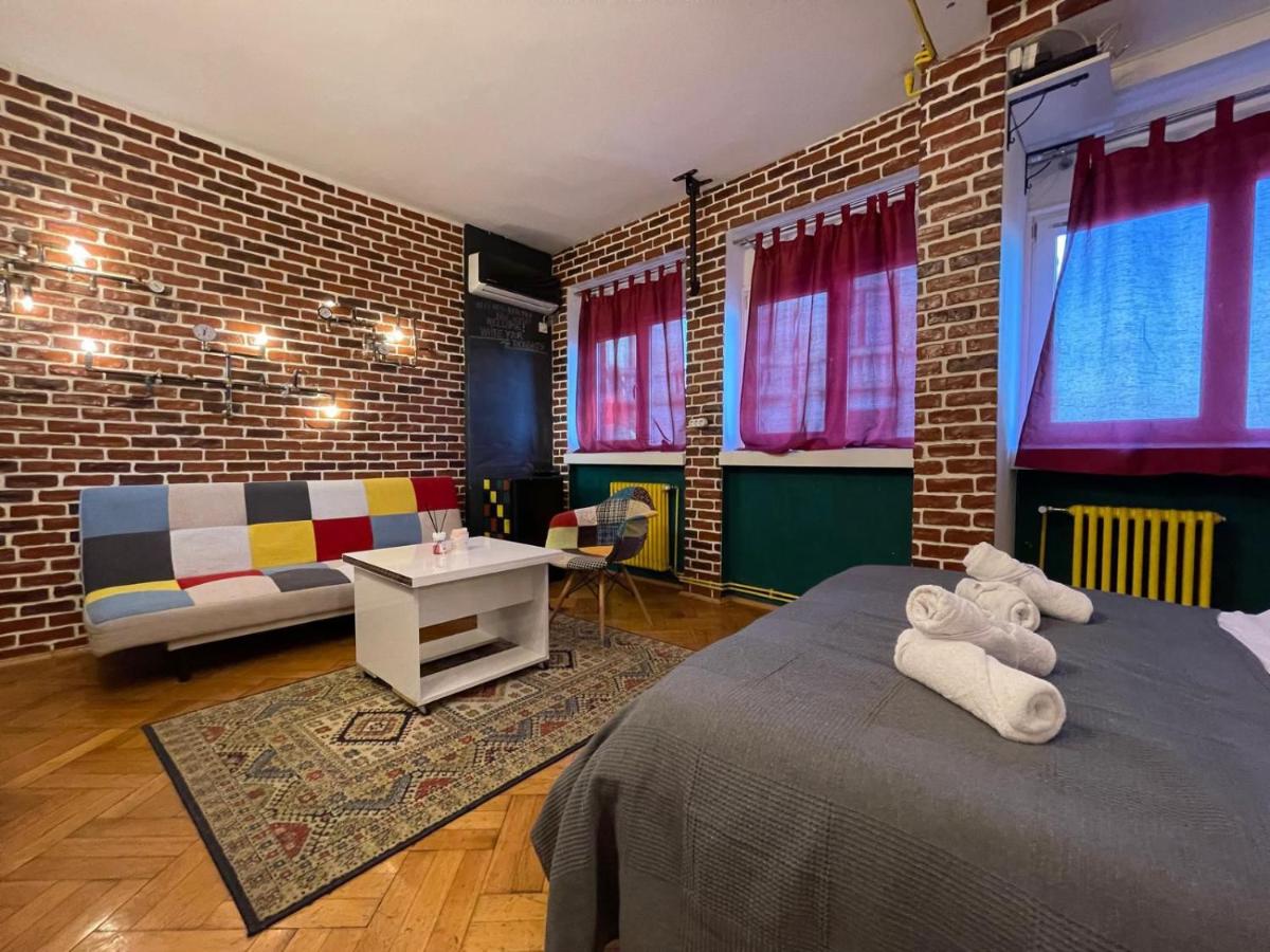 Industrial Love Residence