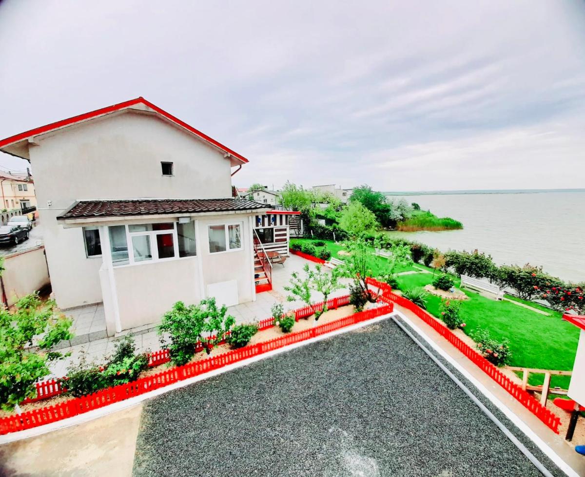 Lake View House