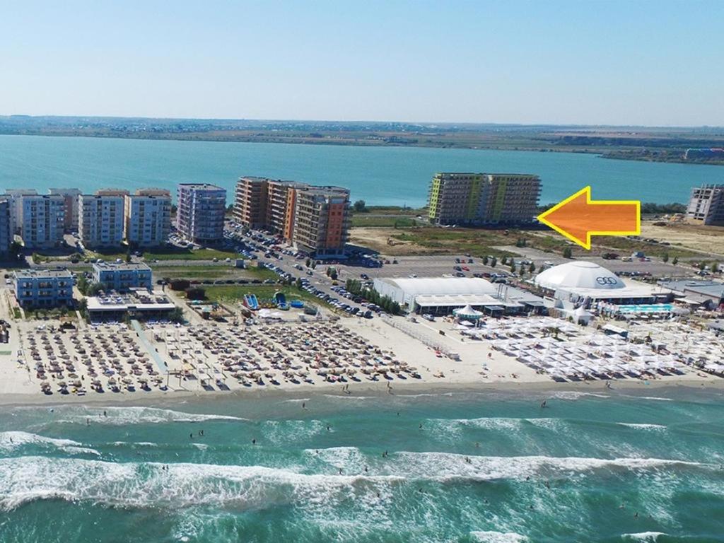 Lake View Summerland Mamaia