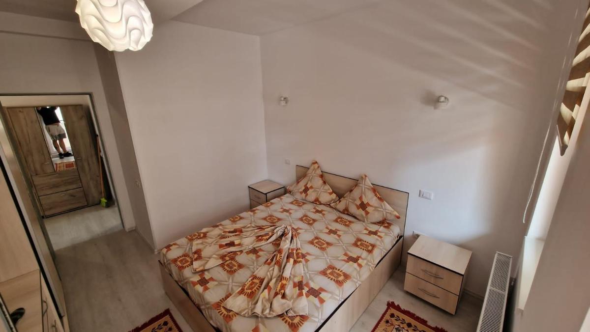 Lovely 1 bedroom flat with free parking Safirului Street