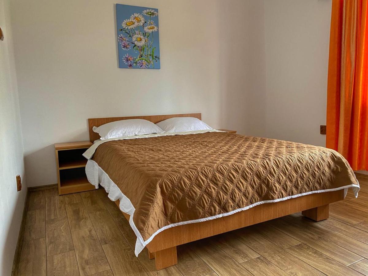 Lovin's Rooms
