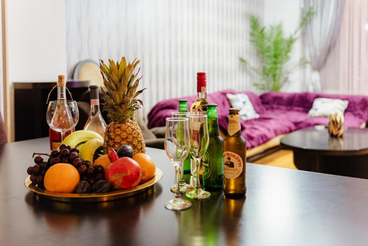 Luxury Penthouse with 5 Bedrooms 10 Min to Old Town Unirii Square