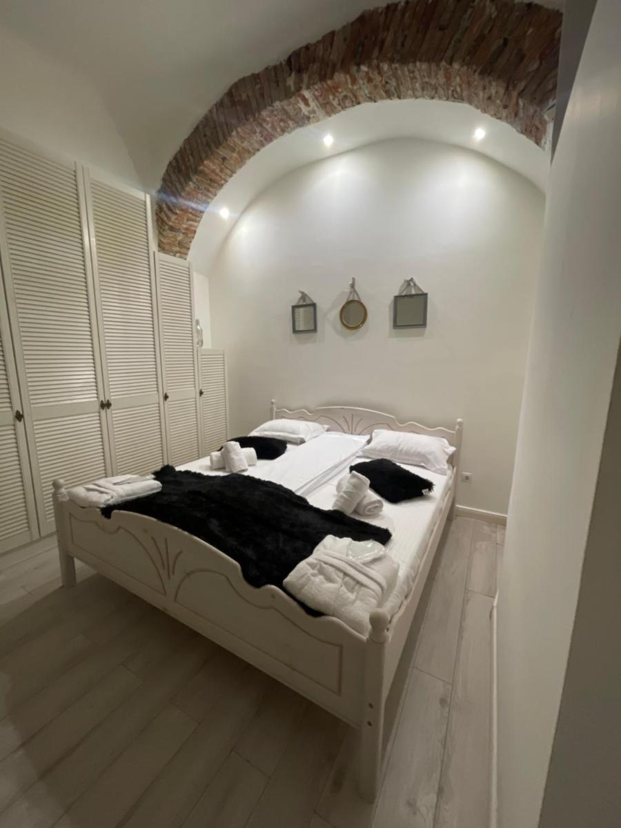 Luxury Ultra Central