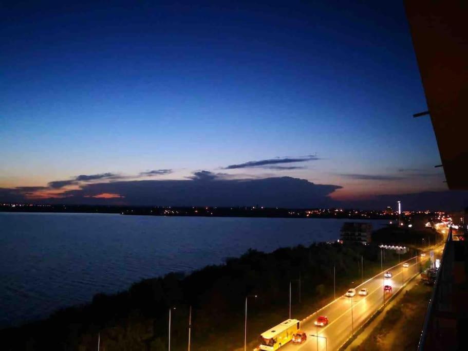 M by the lake Mamaia Summerland