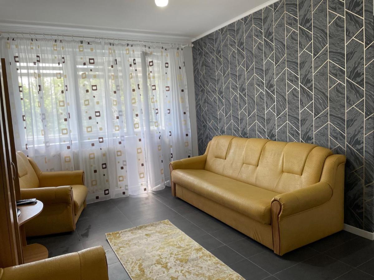 Mamaia Breeze Gray Apartment
