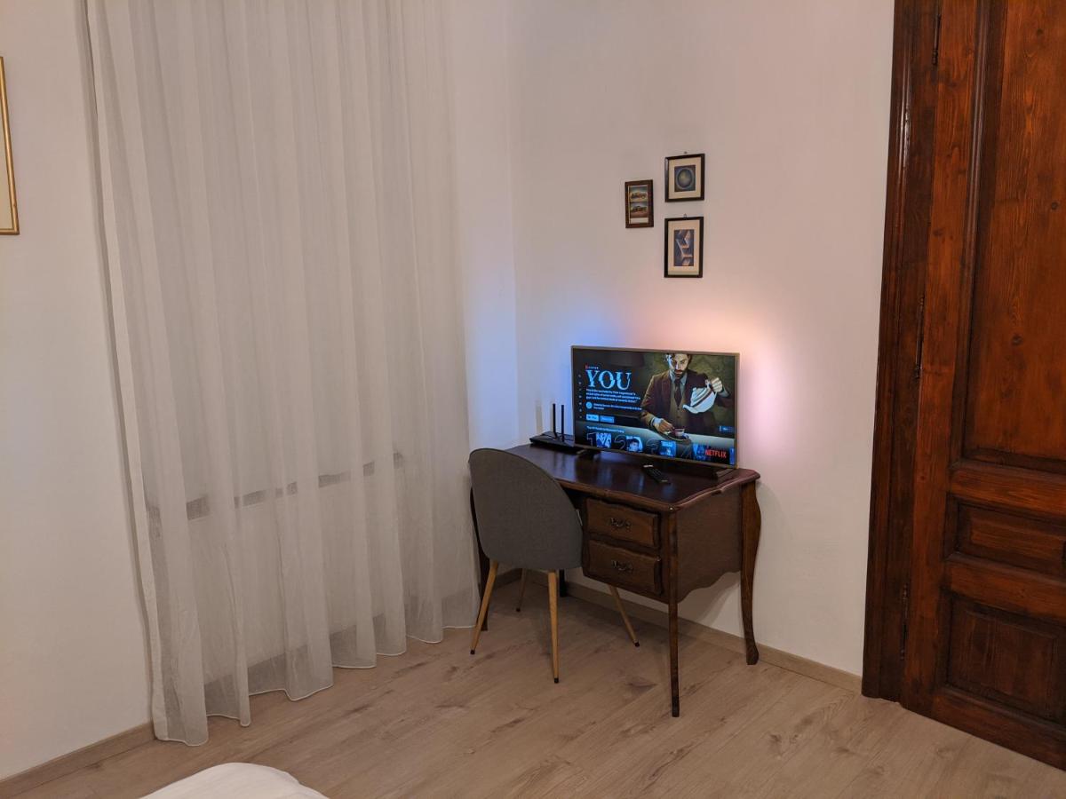 Maria Deluxe Central Apartment