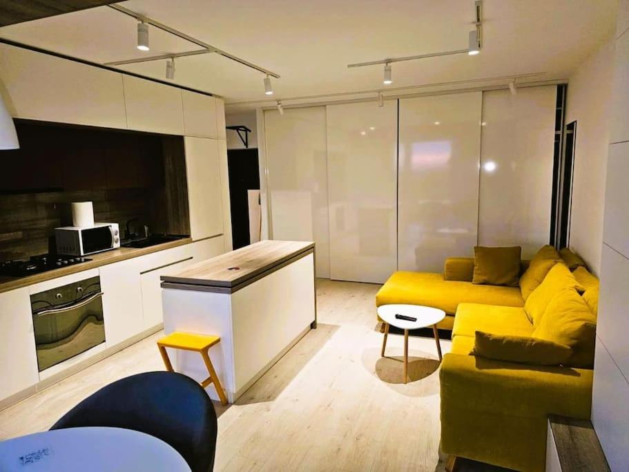 Modern Flat with Nice View LR29