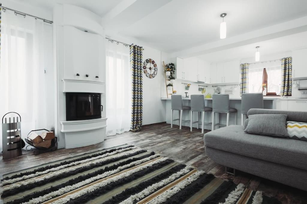 Nest Inn Ivory House