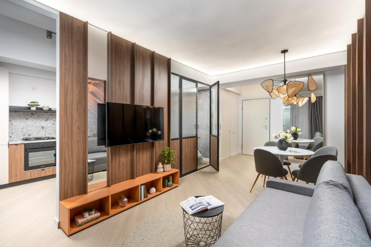 North by Urbanesq Cortina F