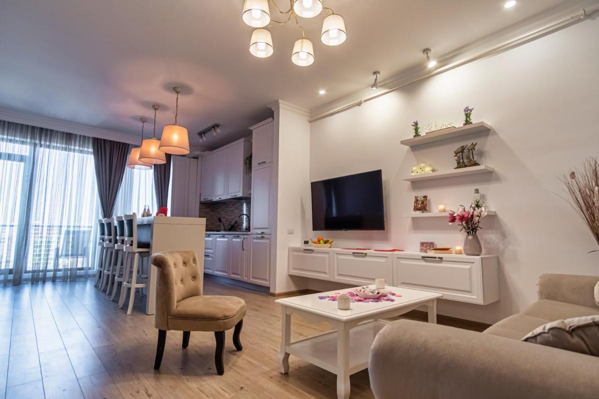 Oasis by the Lake - Solid Residence Mamaia Apartment
