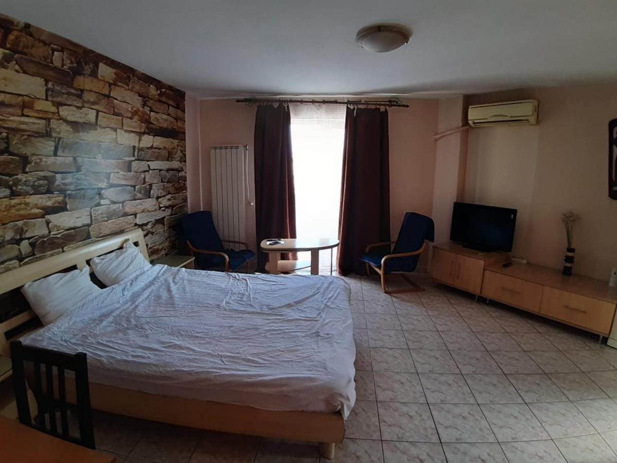 Old Town New Spacious Apartment