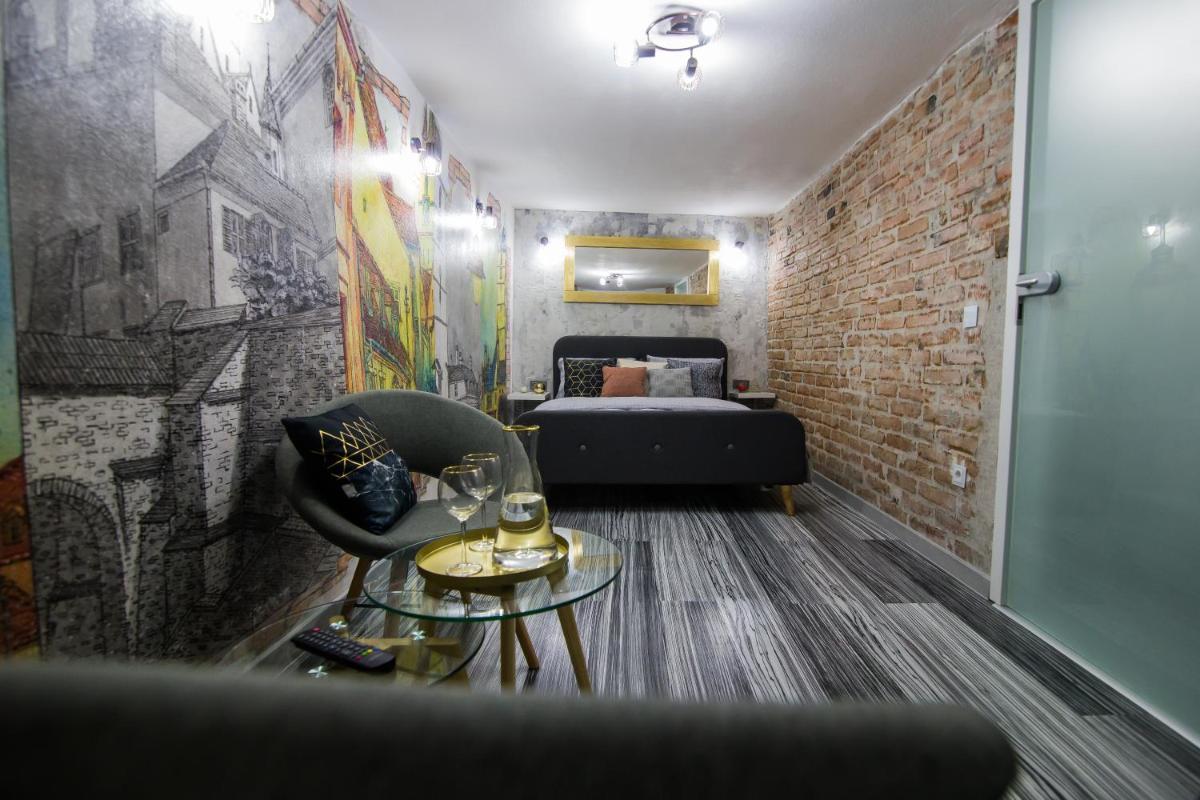 Old Town Studio Apartment
