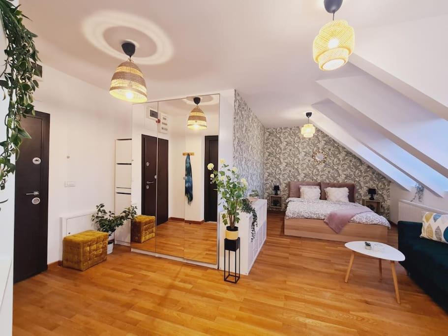 Old Town Stylish Apartment
