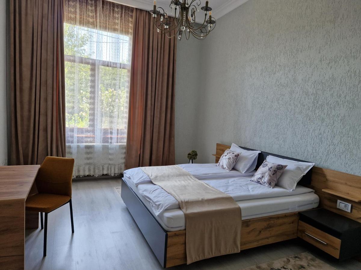 ORI Vintage Beauty Apart Malul Muresului