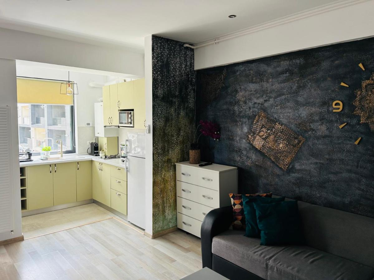 Panoramis Apartment by Eduard