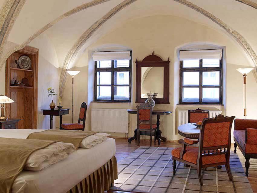 Rose Apartment