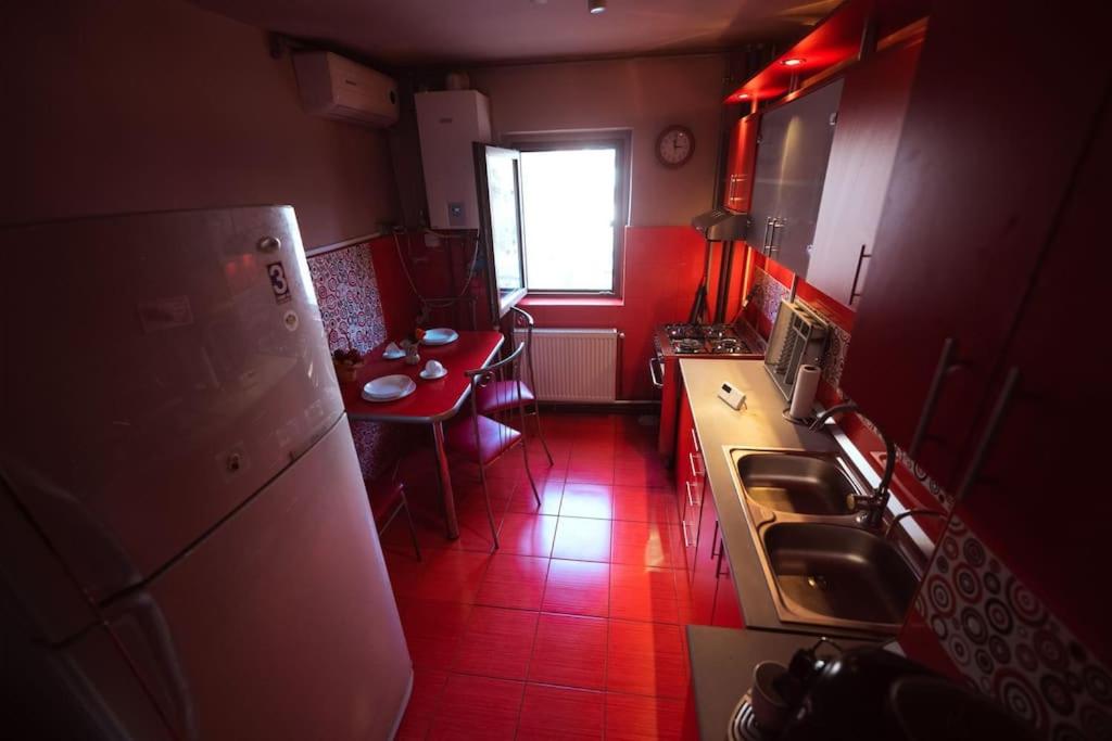 Rouge by G /Centrul de Afaceri&Stadion